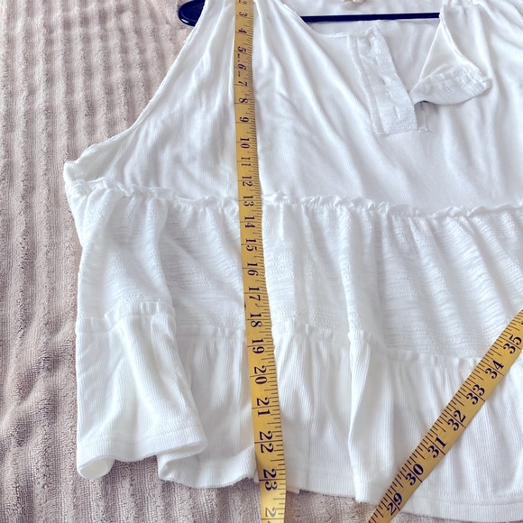 POL flirty Tank  size M. White tiered ruffled button Top - Picture 6 of 6